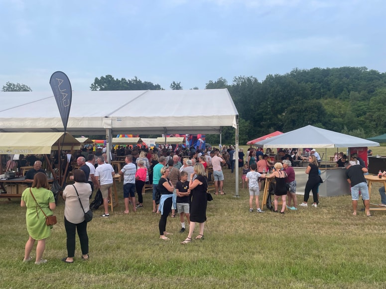 Že na začetku koncerta Pomlad v Pesnici je bilo prizorišče polno ljudi, do večera se je obisk samo še stopnjeval. 