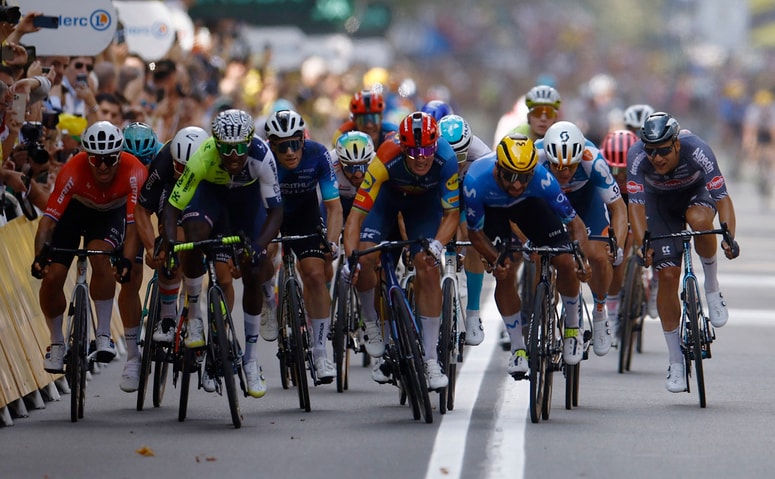 Glavna fotografija članka:Šport na TV