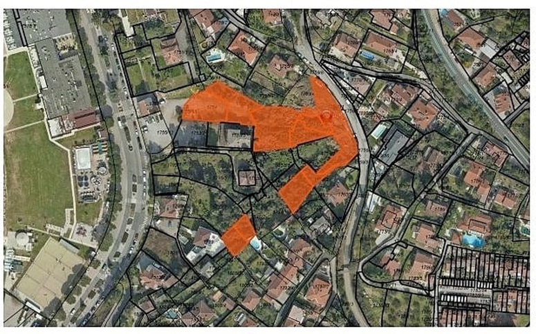 Oranžna barva kaže sklop portoroških parcel, ki jih je na javni dražbi prodajala piranska občina. Kupila jih je družba EFG, ki jo vodi Nik Popovič.