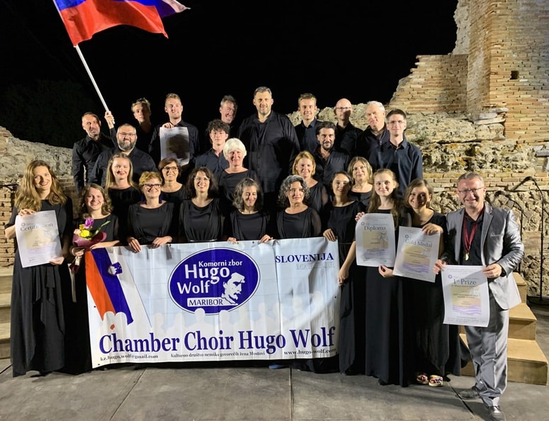 Komorni zbor Hugo Wolf je v Grčiji nastopil kot edini pevski zbor iz Slovenije. 