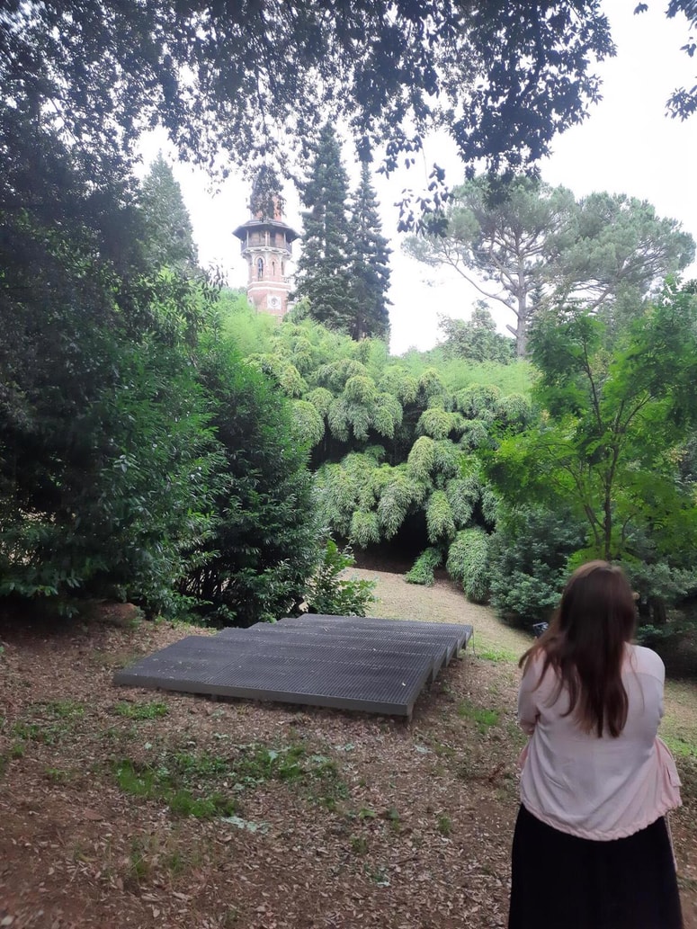 Rafutski park s skrivnostno orientalsko vilo 