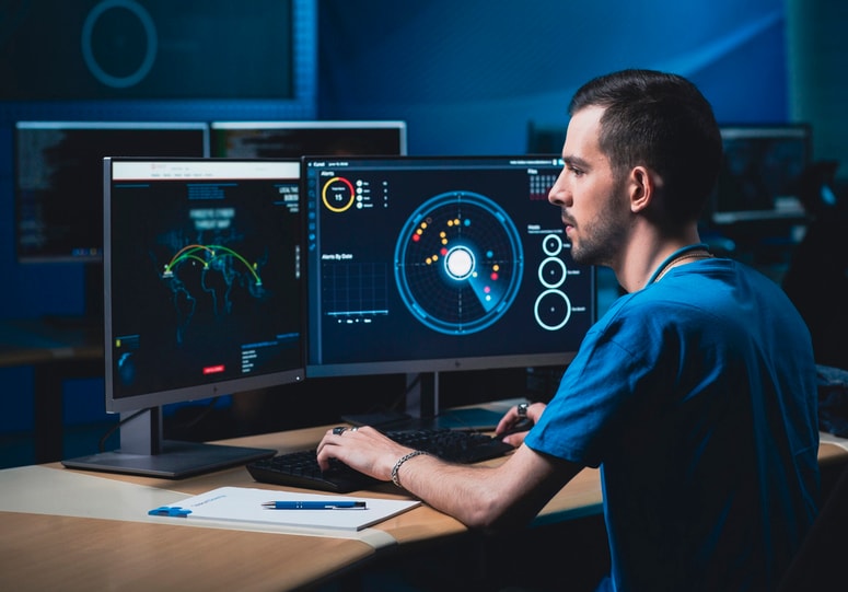 Glavna fotografija članka:Vroča delovna mesta: Koliko je plača gradbenega inšpektorja? In kdo zaposli svetovalca za kibernetsko varnost?