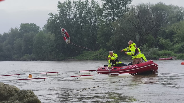 Glavna fotografija članka:(FOTO in VIDEO) S tekmovanjem gasilskih reševalnih čolnov preverjali usposobljenost gasilcev