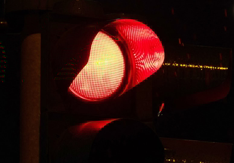 Glavna fotografija članka:Kamnica: Vožnja v rdečo luč kriva za trčenje dveh vozil, a kateri voznik je povzročitelj, še ni znano