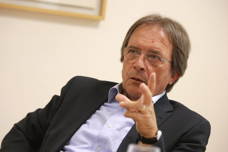 Miha Brejc: "Cia je pred tem informacije dobivala predvsem od svojih virov v Beogradu, to pa je bila črno-bela slika. Ko smo jim začeli dajati informacije o tem, kaj se dogaja, so bili zelo presenečeni." 