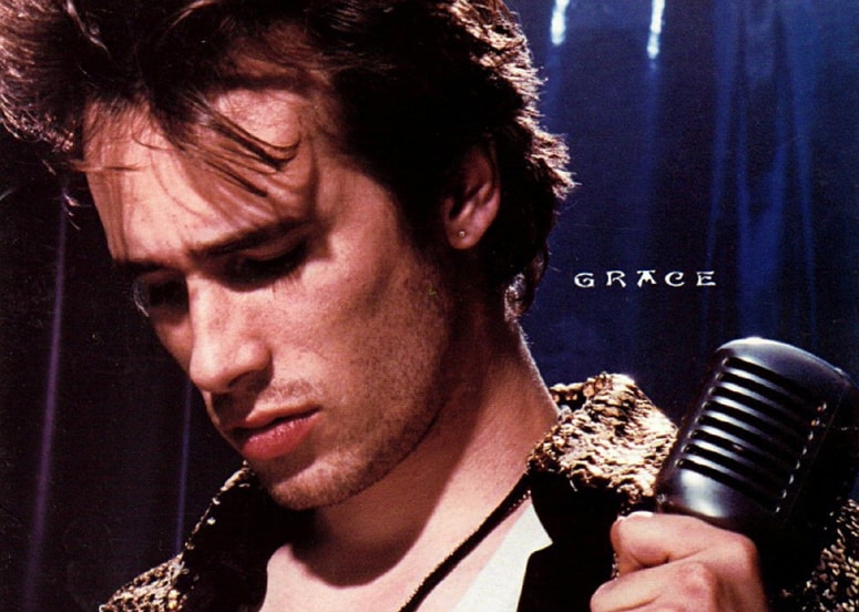 Prvenec Jeffa Buckleyja je izšel 23. avgusta 1994 in je bil edini album, ki je izšel v času glasbenikovega življenja. 