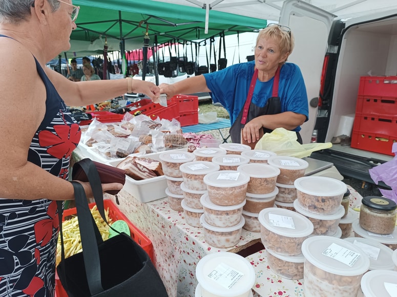 Stranke je s "špehom" vabila Renata Vrhovski iz Gotovelj. 