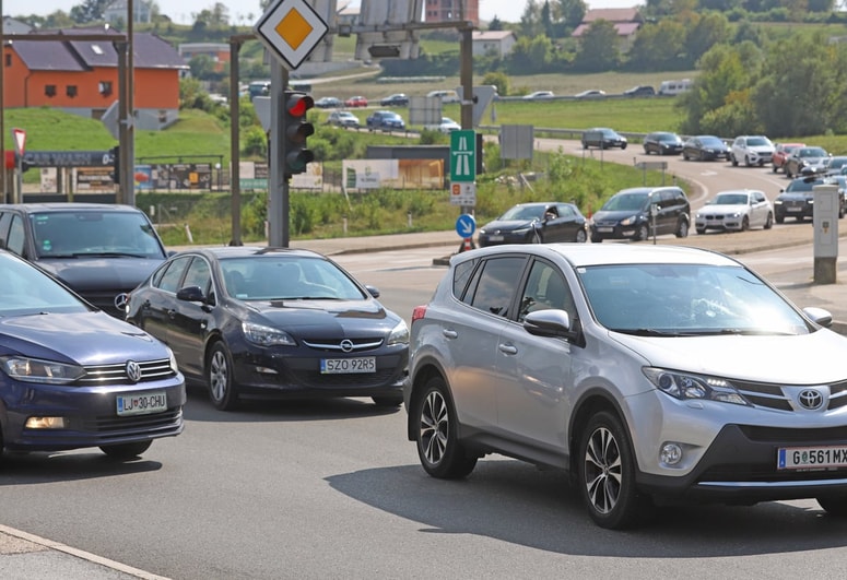 Civilna iniciativa si prizadeva tudi za prepoved tranzitnega prometa na lokalnih cestah. 