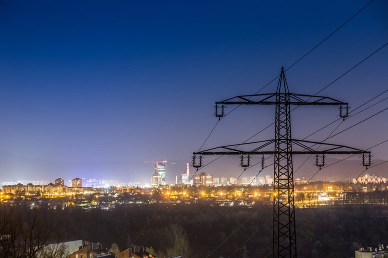 Ključno vlogo bodo v prihodnje igrale energetske skupnosti – povezave med občinami, podjetji in gospodinjstvi, ki skupaj proizvajajo, upravljajo in porabljajo energijo.