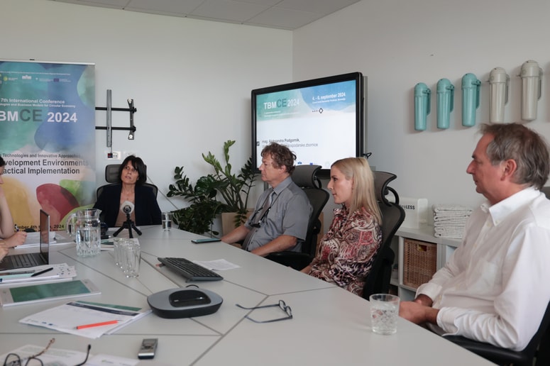 "Evropska zaveza je, da leta 2050 dosežemo ogljično nevtralno družbo. To pomeni, da morajo biti do leta 2040 že razvite tehnologije za zeleni prehod, ker bo implementacija trajala vsaj deset let. Do leta 2030 morajo biti tehnologije, ki jih bomo razvijali, že izbrane," svarijo organizatorji konference krožnega gospodarstva. 