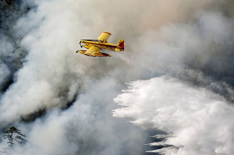 Za pomoč pri gašenju iz zraka bo gasilcem pomagalo letalo Air Tractor.