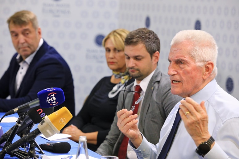 Nove projekte Alme mater Europaee so rpedstavili (z leve) Aleksander Krebl, Tatjana Horvat,Luka Martin Tomažič in Ludvik Toplak. 