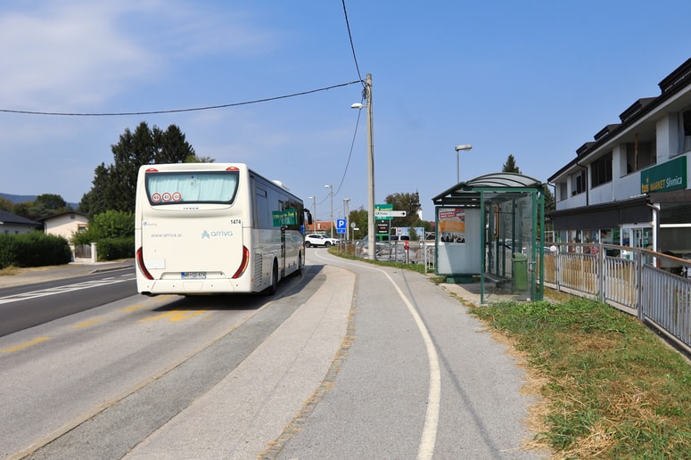 Glavna fotografija članka:Slivnica pri Mariboru: Avtobusi so zjutraj vozili kar mimo postaje, polne šolarjev. Kaj se je zgodilo?