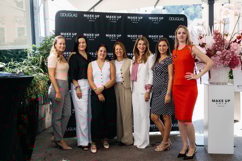 Glavna fotografija članka:Nova doba ličenja – ekskluzivna beauty storitev Douglas parfumerij odkriva svet make-upa