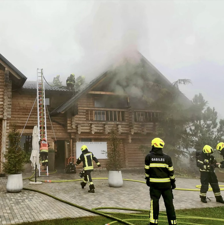 Glavna fotografija članka:(FOTO) Zjutraj zagorel večji objekt na območju Smlednika