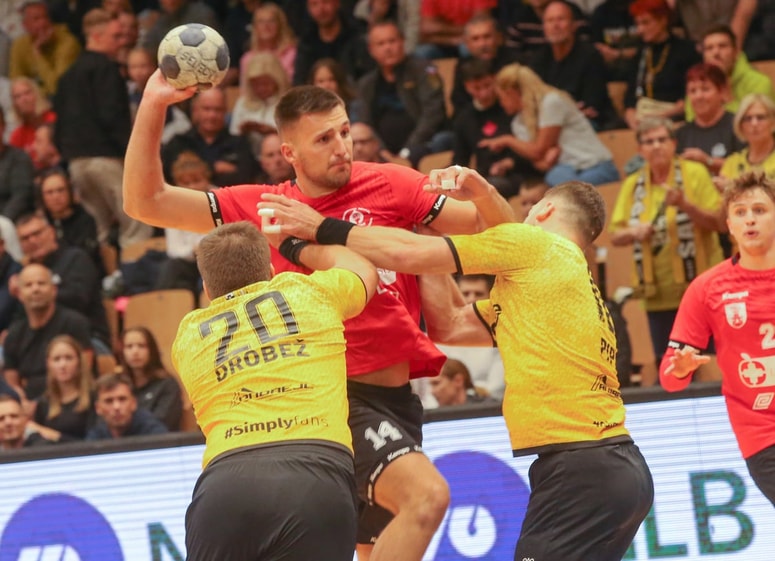 Glavna fotografija članka:Šport na TV