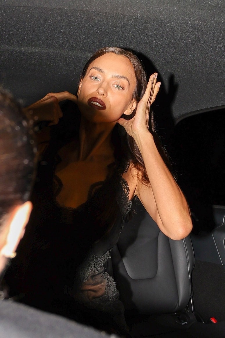 Irina Shayk na zabavi, ki jo je ob 60-letnici italijanske izdaje revije Vogue gostila znamka Ray-Ban v Milanu.  