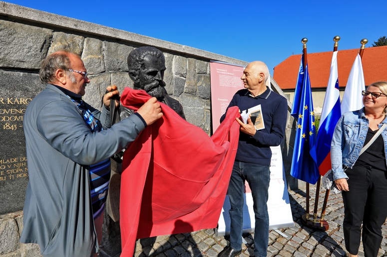 Nadomestni kip so odkrili (z leve) Srečko Ornik, Marjan Čander in Metka Meglič. 
