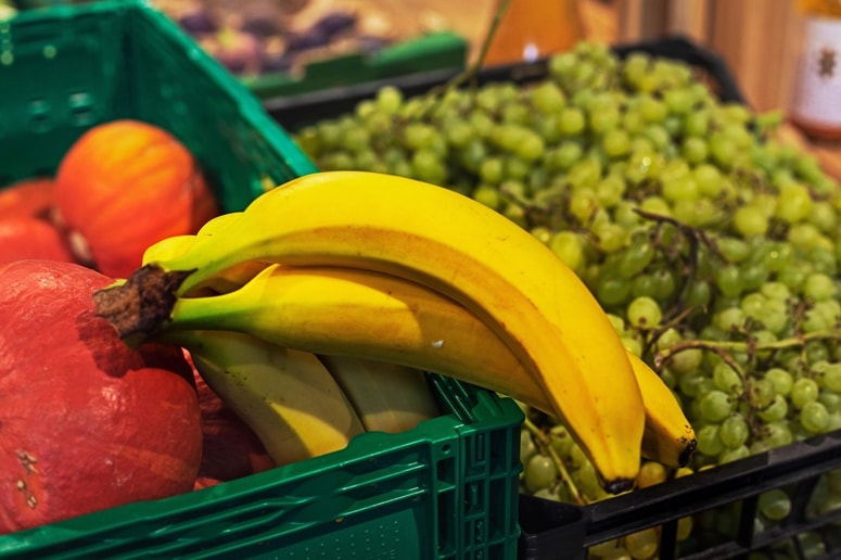 Glavna težava tiči v dejstvu, da razpoka uniči naravno zaščitno bariero sadeža.
