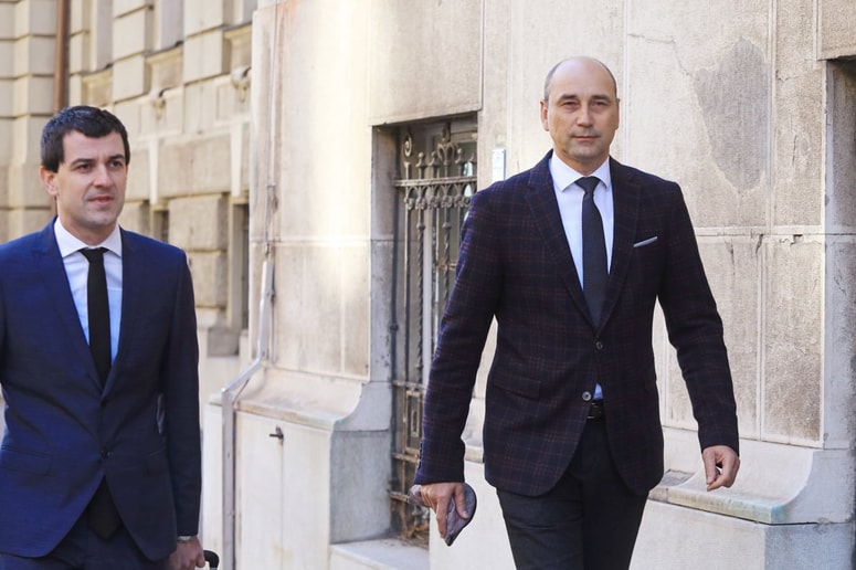 Matjaž Kovačič z odvetnikom Črtom Šatejem 