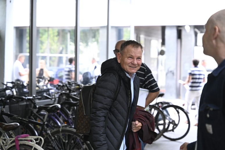 Franci Matoz na Obali dela za obe strani. Za občino Piran, ki ji svetuje pri prostorskih odlokih. In rusko podjetnico, ki je v dolgoletnem sporu z občino in se je z njo dogovorila o sodni poravnavi. 