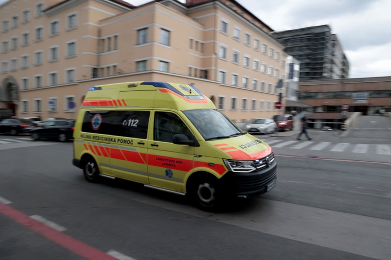 Glavna fotografija članka:Gorenjec v Razvanju sestopil s kolesa, padel in umrl