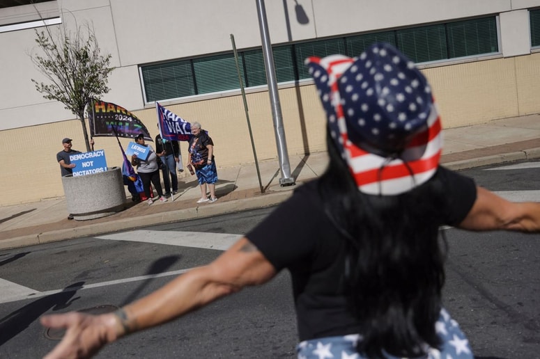 Glavna fotografija članka:(REKLI SO) Joseph Mussomeli o ameriški volitvah: Obe strani postajata skrajnejši