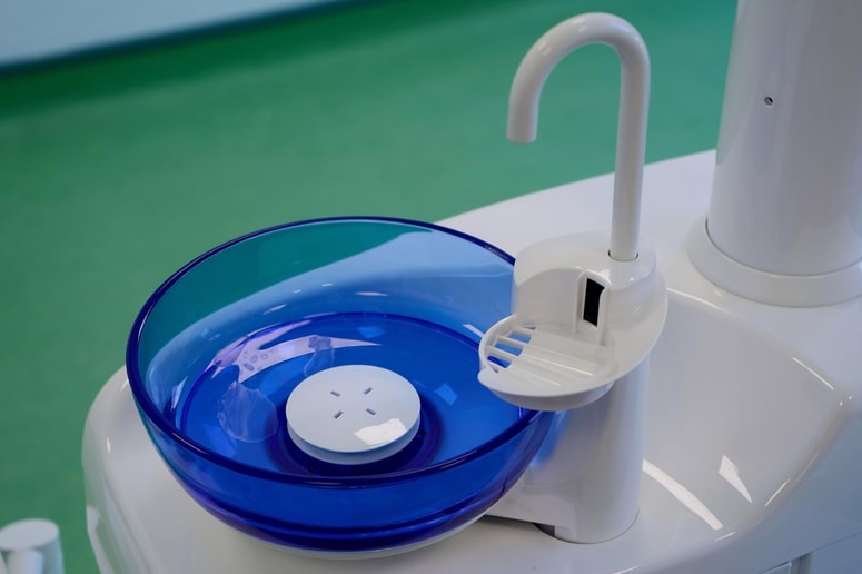 Javna mreža se je v zadnjih sedmih letih raširila za 108 dodatnih ambulant, ki ponujajo zobozdravstvene storitve, trdijo na ZZZS.