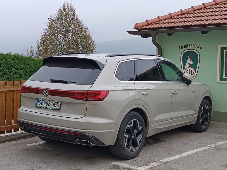 Novi touareg, ki ga uporablja le braslovški župan Tomaž Žohar, je občino stal slabih 72 tisoč evrov. 