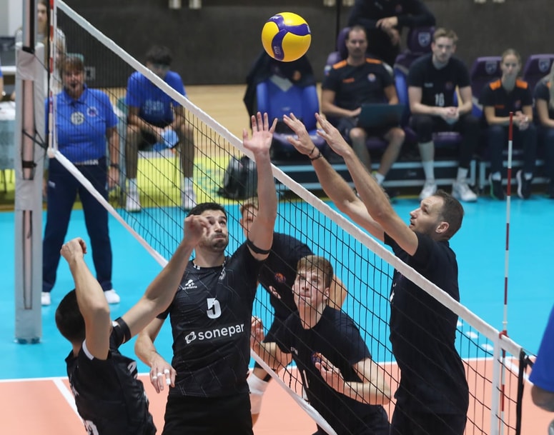 Glavna fotografija članka:Šport na TV