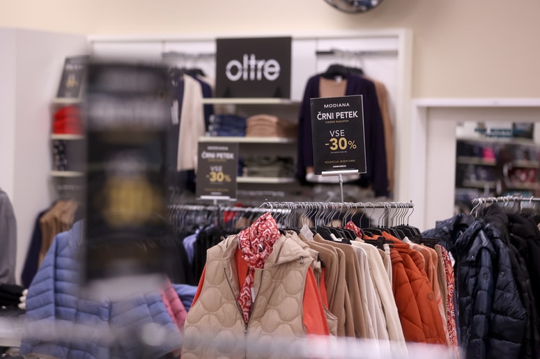 Nekateri trgovci tik pred napovedanim znižanjem ali popusti zvišajo ceno izdelka, ki jo nato s "popustom" znižajo. Fotografija je simbolična.

