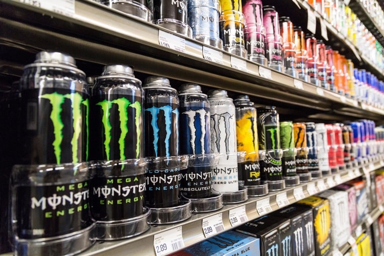 Glavna fotografija članka:Hrvaška v omejitev prodaje alkohola, mladoletniki pa ne bi mogli kupovati energijskih pijač
