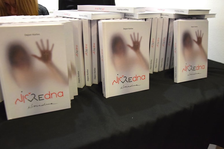 V knjigi Ničvredna gre za neposredno, neolepšano in provokativno pisanje, ki vključuje intimna pričevanja Tanje Brede Stelzer o domnevnem večletnem razmerju s Francem Rodetom. 

 

 