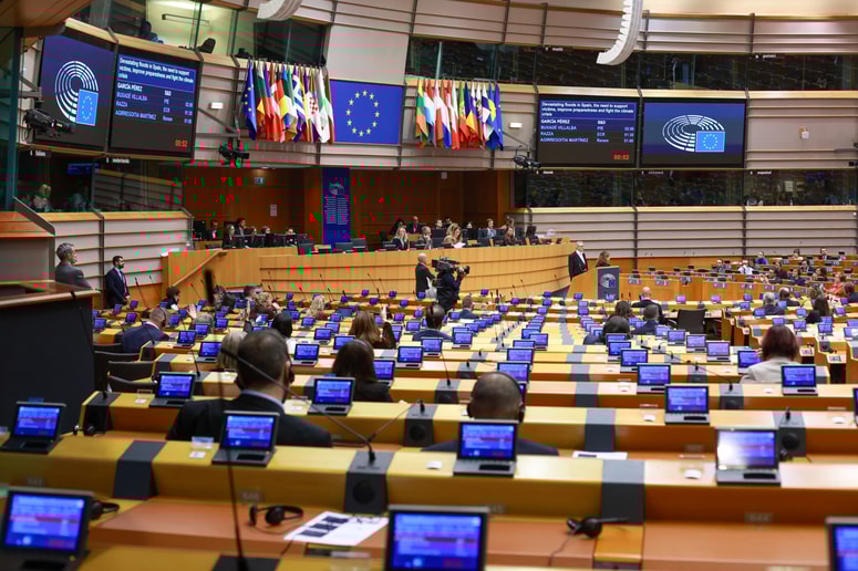 Glavna fotografija članka:Največji zaslužkar je romunski poslanec: Koliko so evroposlanci zaslužili z dodatnim delom?