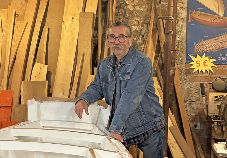 Ko beseda nanese na prenos znanja, je Sime prepričan, da so mladi zelo dojemljivi za učenje. 