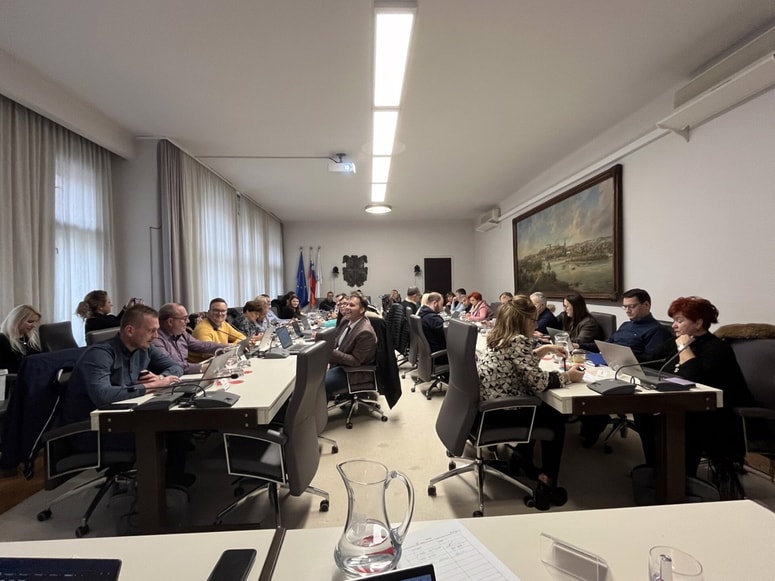 Predlog rebalansa proračuna znaša 32.859.565,05 evra in je nižji od sprejetega proračuna za 2.358.349,66 evra oziroma za 6,7 odstotka.