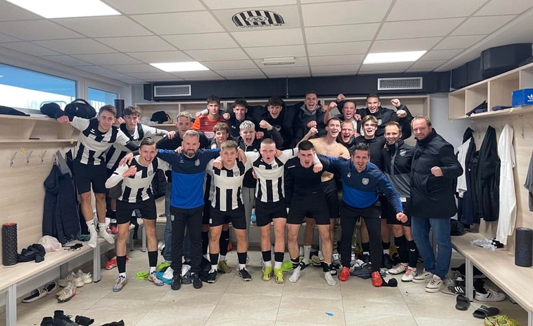 Spomladi so še nabirali zmage med prvoligaši, jesen pa so črno-beli preživeli v medobčinski ligi. 