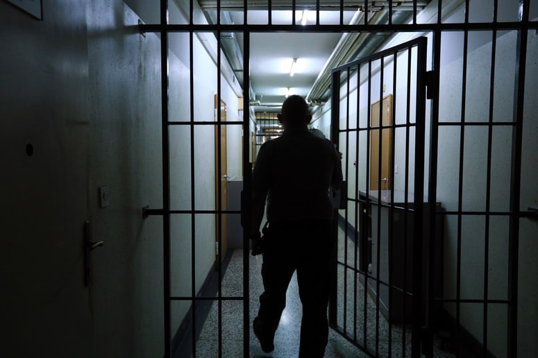 Starejši moški iz Škofje Loke je bil obsojen na enotno kazen šest let in tri mesece zapora. 