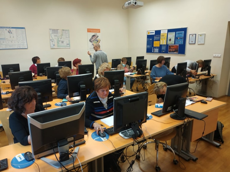 Glavna fotografija članka:Univerza za tretje življenjsko obdobje: Tudi mentorji se učijo od udeležencev