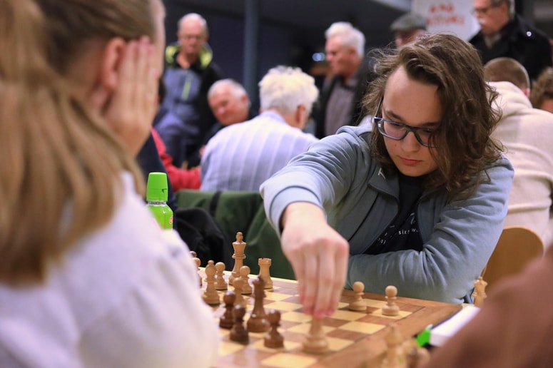 Lavrenčič je pripravljen šahu dati prednost pred šolo. 