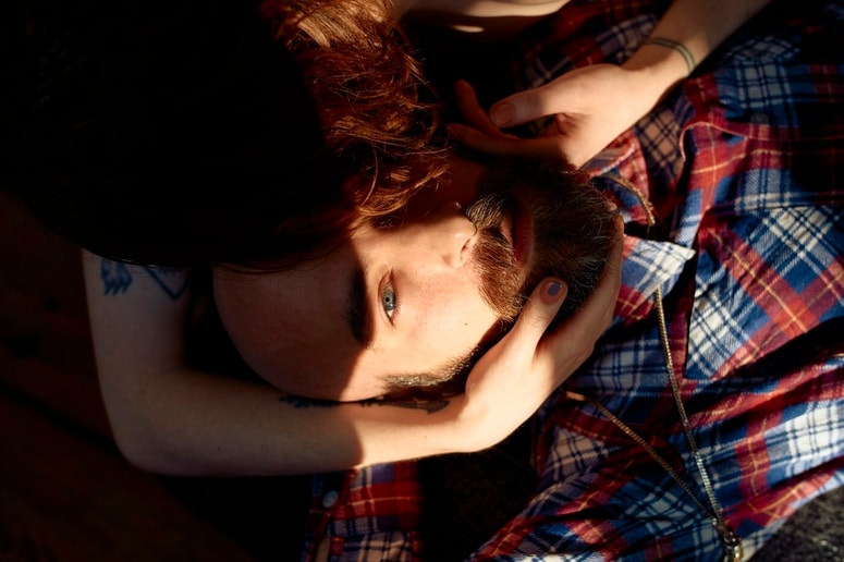 Glavna fotografija članka:Strokovnjaki so zelo zaskrbljeni: Med mladimi se širi spolna praksa, ki lahko privede do poškodb možganov in celo smrti