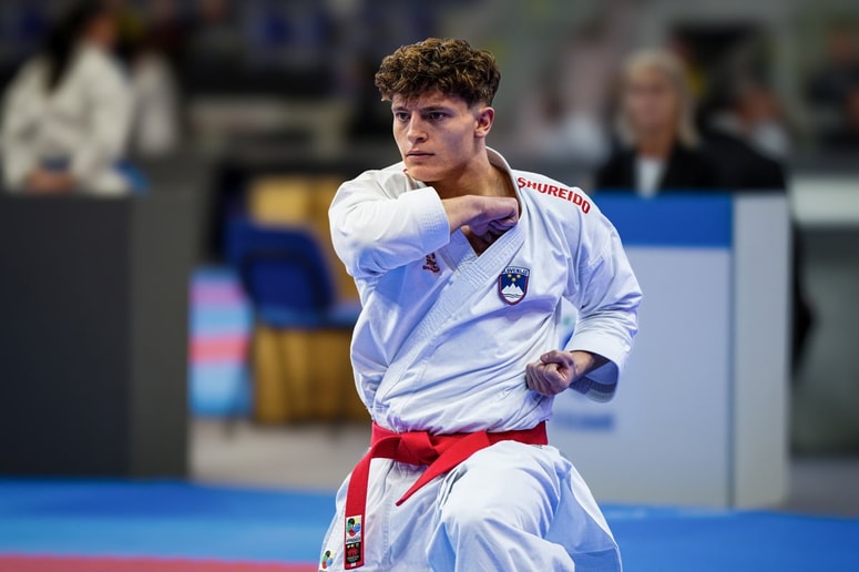 "Absolutno je moja želja, da bi se v prihodnosti lahko profesionalno ukvarjal s karatejem, a za to je še prehitro karkoli napovedati. Če se ne bom mogel odločiti samo za eno področje, bi rad odprl svojo prakso fizioterapije in se čim dlje ukvarjal s športom," o vizijah pove Jure Sluga. 

 