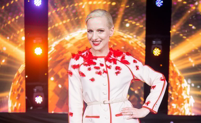 Glavna fotografija članka:Nika Ambrožič Urbas po nujnem posegu, ki je zaznamoval njeno leto: Splača se odrekati nezdravim pregreham