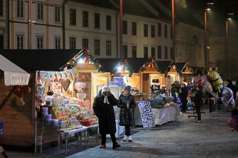 Glavna fotografija članka:(POGLED) Božična poslanica: V razmislek vernim, nevernim, nejevernim