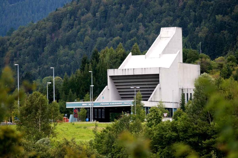 Glavna fotografija članka:Cestnina za predor Karavanke dražja za 60 centov