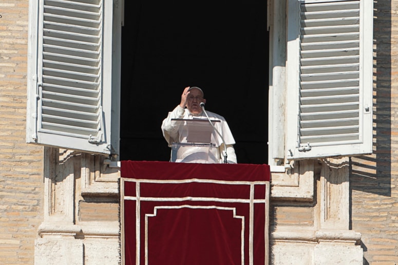 Glavna fotografija članka:Papež v novoletni pridigi pozval k spoštovanju življenja