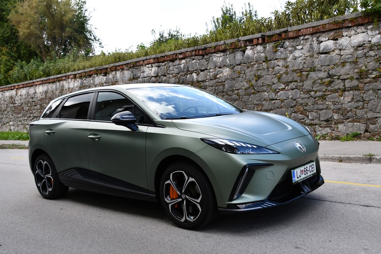 Čisto običajna kombilimuzina segmenta C je všečno oblikovana in za povrh še navita kot hudič. 