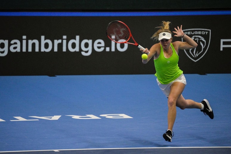 Najvišje rangirana Slovenka na lestvici WTA Veronika Erjavec (171. mesto) se je prvič uvrstila v drugi krog kvalifikacij Melbourna. 