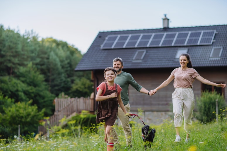Glavna fotografija članka:Ali je investicija v sončne celice sploh še smiselna?