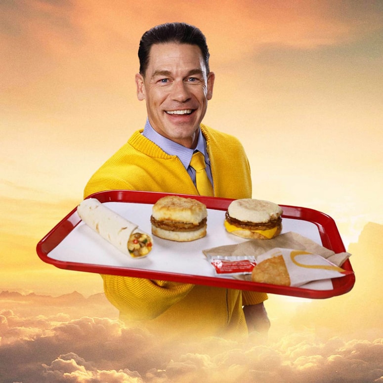 Glavna fotografija članka:Ne bi si mislili, da bo ta znani ameriški igralec in rokoborec delal reklamo za hitro prehrano